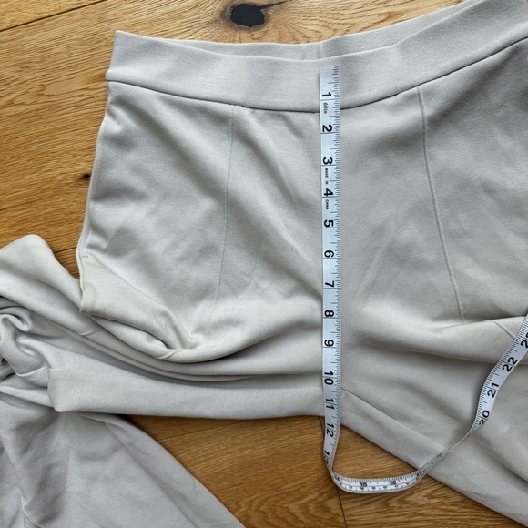 Uniqlo Stretch Double Face Straight Pants in Natural - XS - Picture 13 of 15